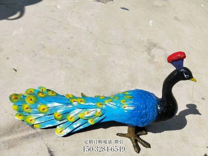 漳州彩绘孔雀雕塑制作选用,景区案例,动物美陈雕塑 漳州彩绘孔雀雕塑制作选用,景区案例,动物美陈雕塑
