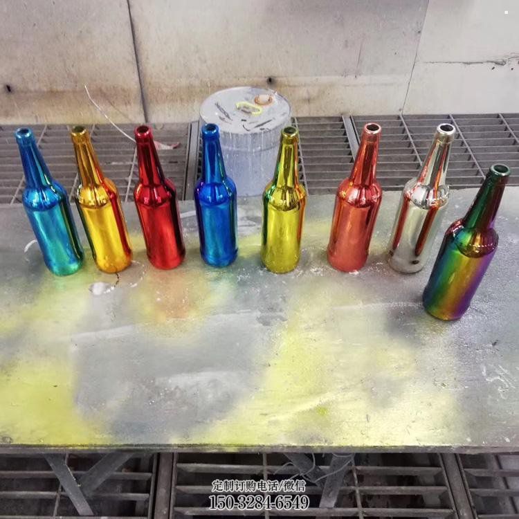 福清公园啤酒瓶雕塑定价，村标概念，玻璃钢啤酒瓶雕塑选用