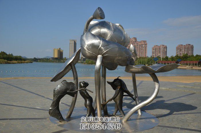 三明莲蓬嬉戏雕塑,城市植物景观雕塑,不锈钢镜面效果 三明莲蓬嬉戏雕塑,城市植物景观雕塑,不锈钢镜面效果